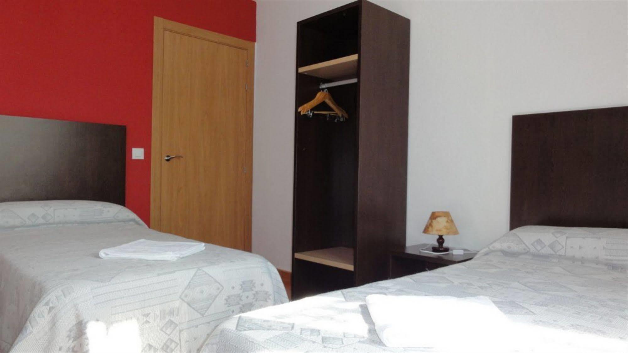 Aparthotel Can Gallart 산타콜로마데파르네스 외부 사진