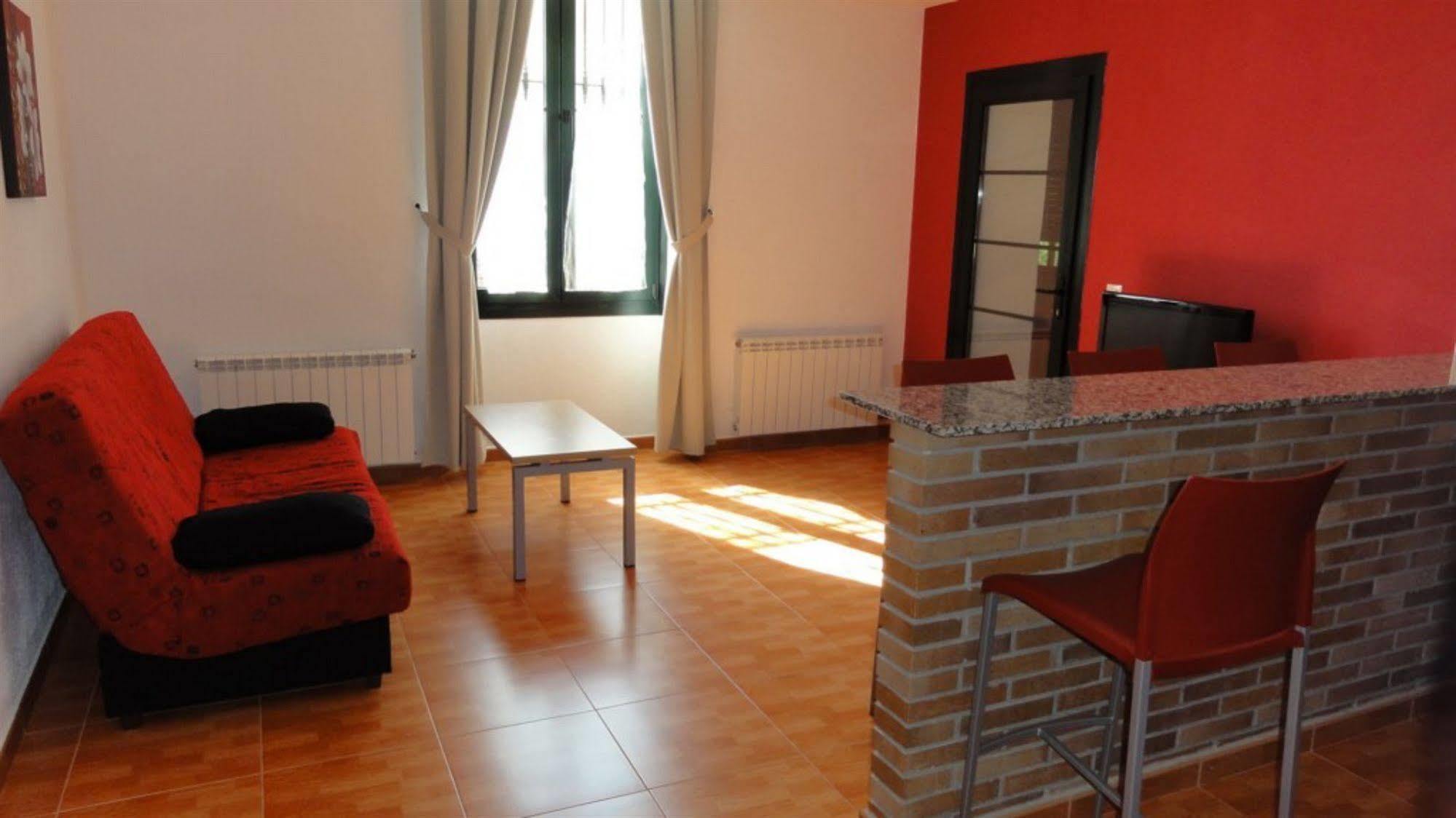 Aparthotel Can Gallart 산타콜로마데파르네스 외부 사진